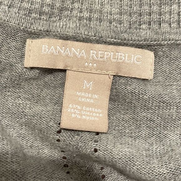 Banana republic grey v neck woman’s cardigan | size M - Picture 9 of 9